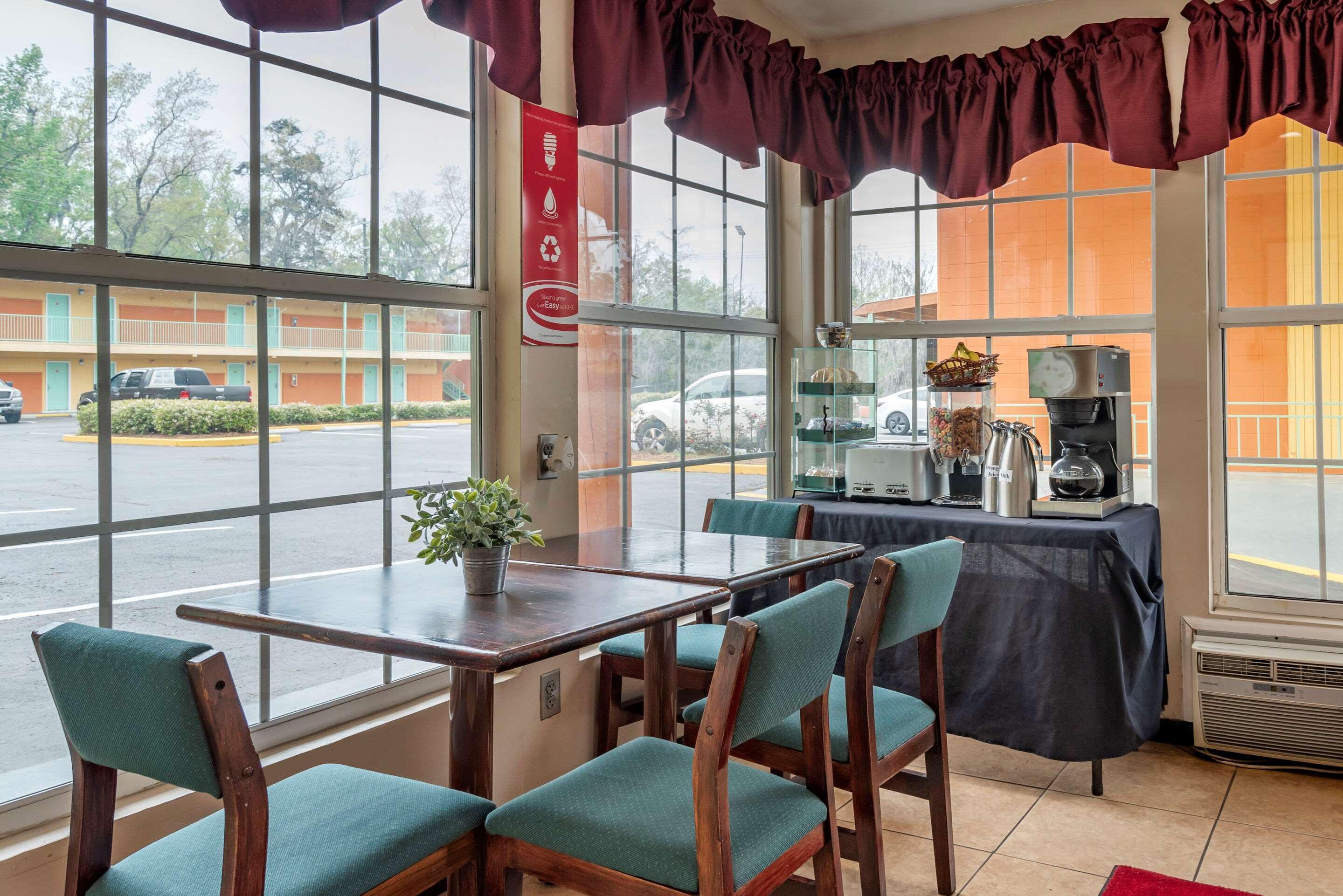 Econo Lodge Tallahassee Near Capital -University Exteriér fotografie